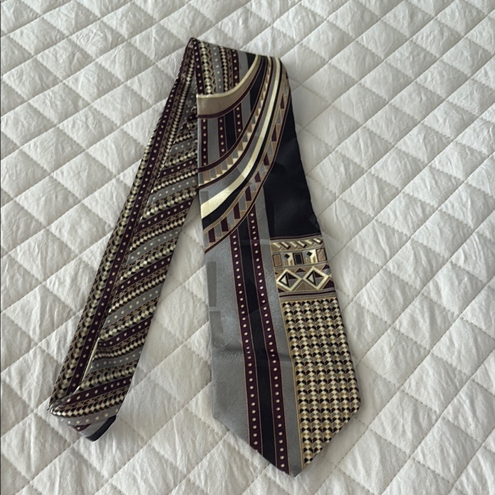 3/$27 VINTAGE como tie